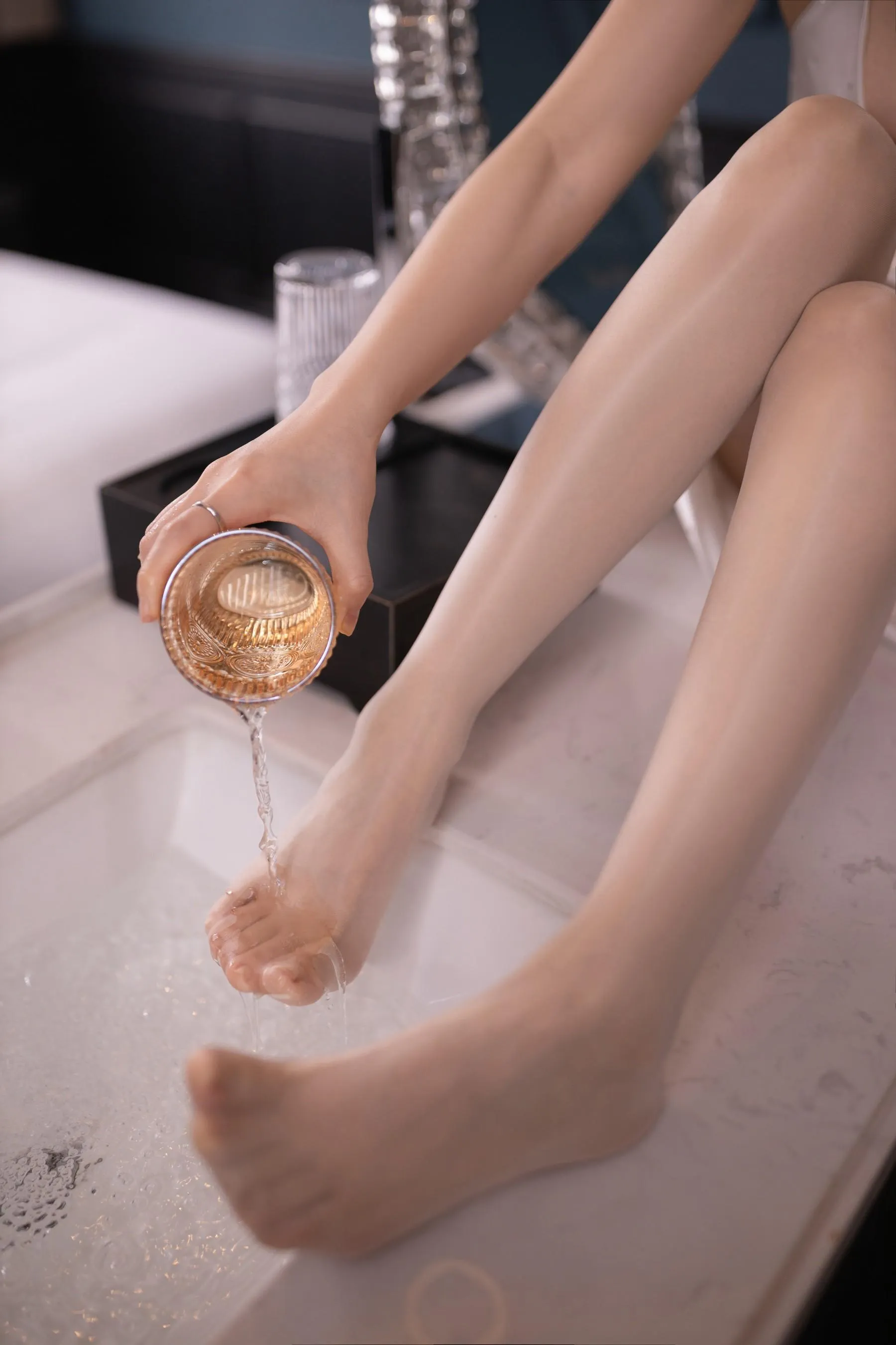 NO.0037 秀人名模鱼子酱Fish内部私购未上架《知江晚》写真 [77P]插图7